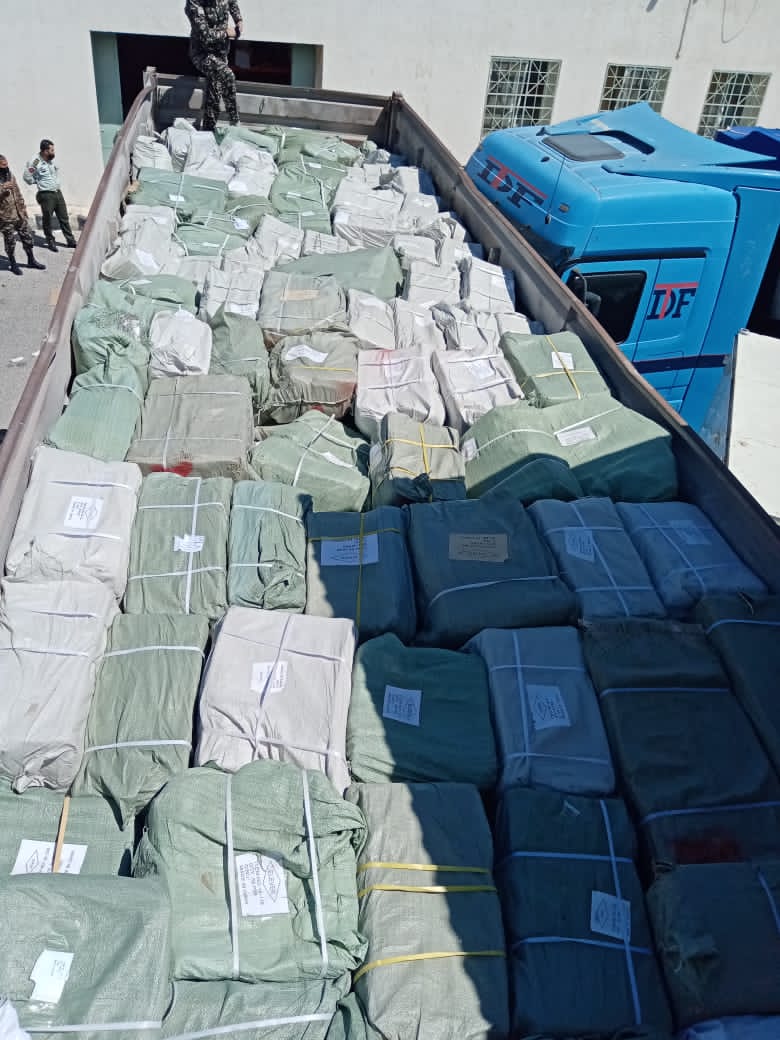 الجمارك تحبط تهريب كميات كبيرة من الالبسة والاحذية