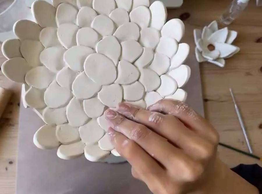 ناشئة الشارقة يستكشفون خفايا الفنون في مخيم الربيع الافتراضي