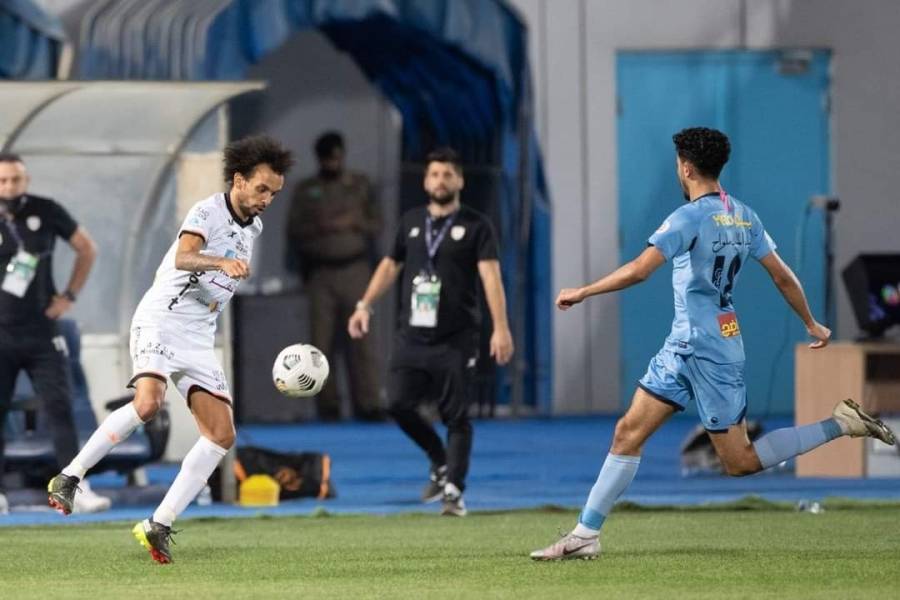 الشباب يلاحق الهلال في الصدارة عقب فوزه على الباطن.