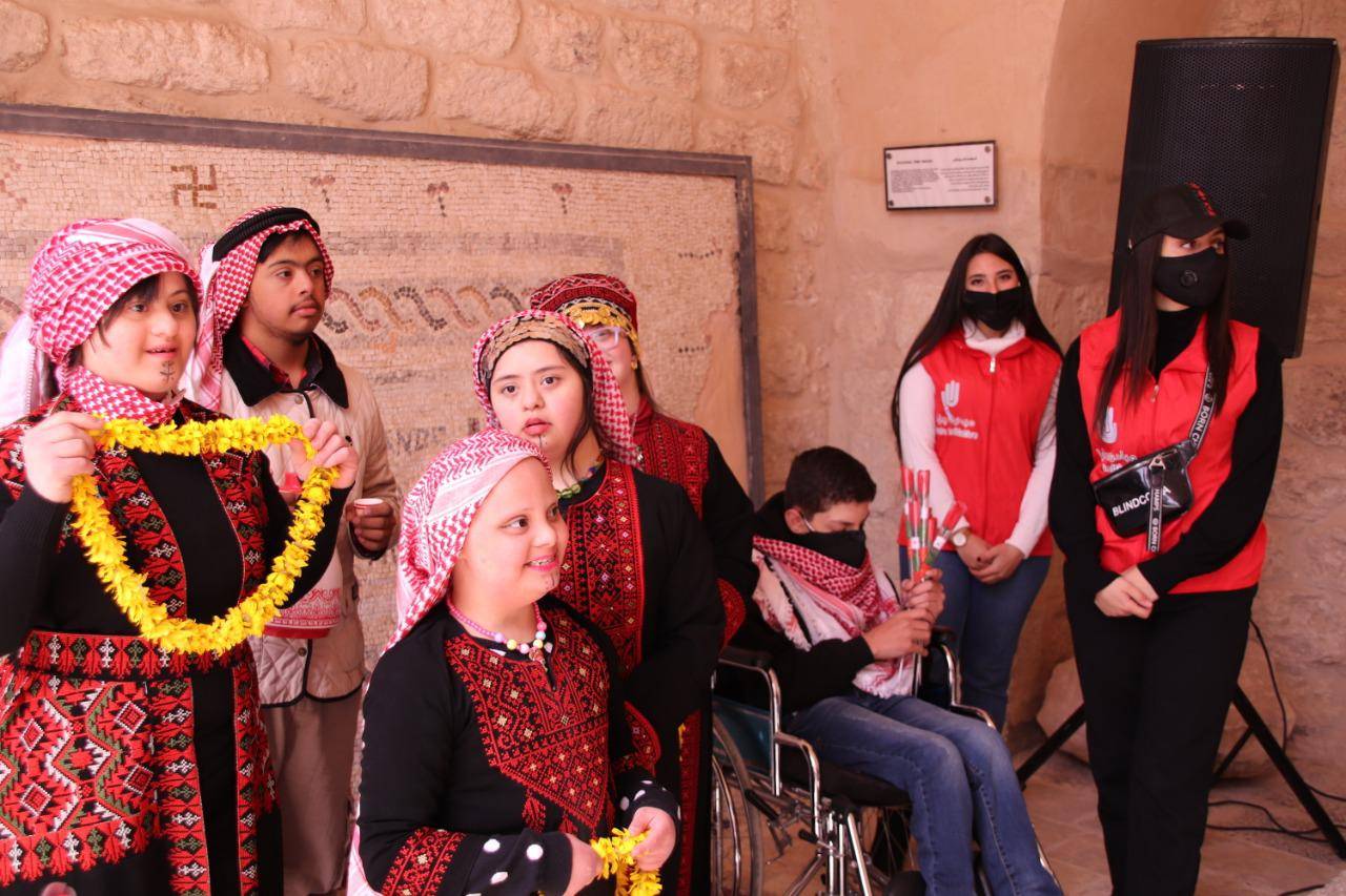 ذوي متلازمة داون يحتفلون بذكرى مئوية الدولة الأردنية 