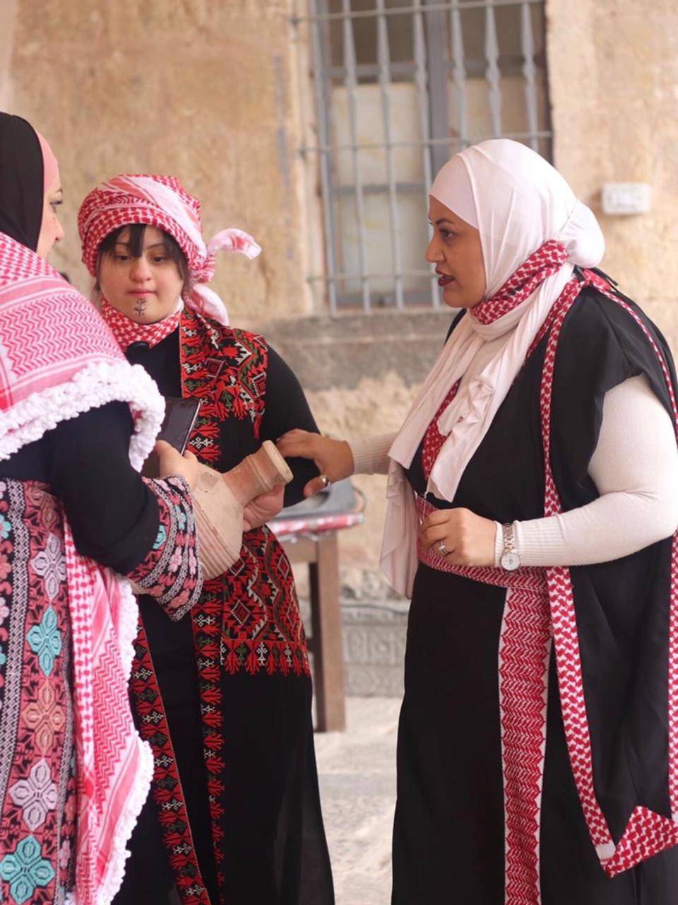 ذوي متلازمة داون يحتفلون بذكرى مئوية الدولة الأردنية 