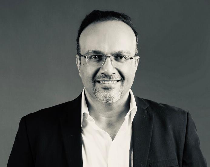 الكتابة الانفعالية و الكتابة الواعية ، ما الفرق!  بقلم : شادي عبيدات