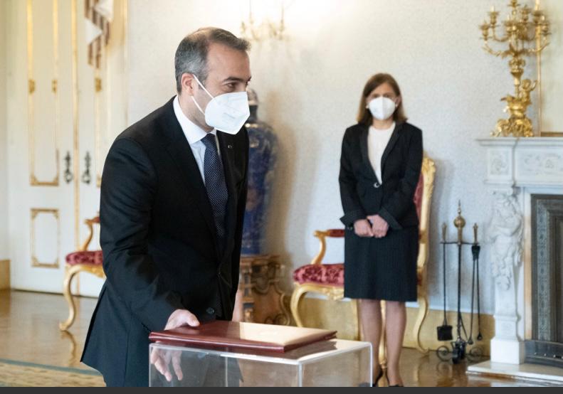 السفير الأردني في سويسرا يقدم أوراق اعتماده للرئيس البرتغالي