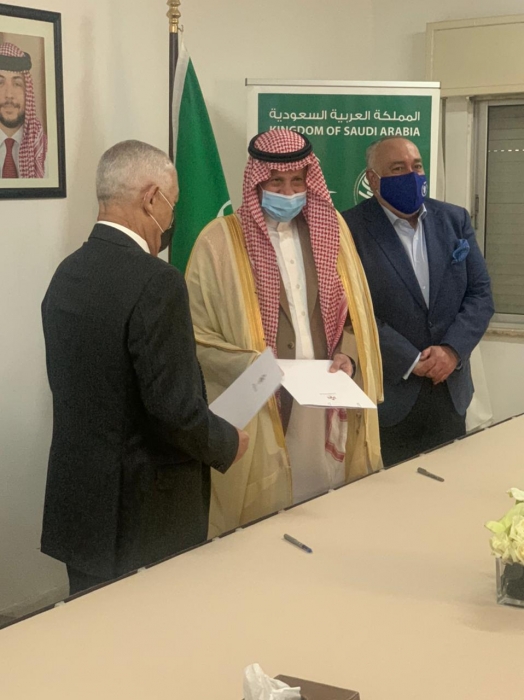 السفير السعودي لدى الأردن يدشن برنامج هدية خادم الحرمين الشريفين من التمور إلى الاردن