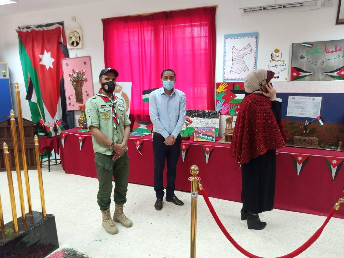 عضيبات : رفع العلم الاردني على أعلى سارية في مدارس البادية الشمالية الغربية 