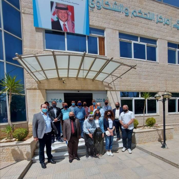 أمين عام سلطة المياه يتفقد مركز الشكاوي الموحد وعمليات تطوير منظومة الشكاوي