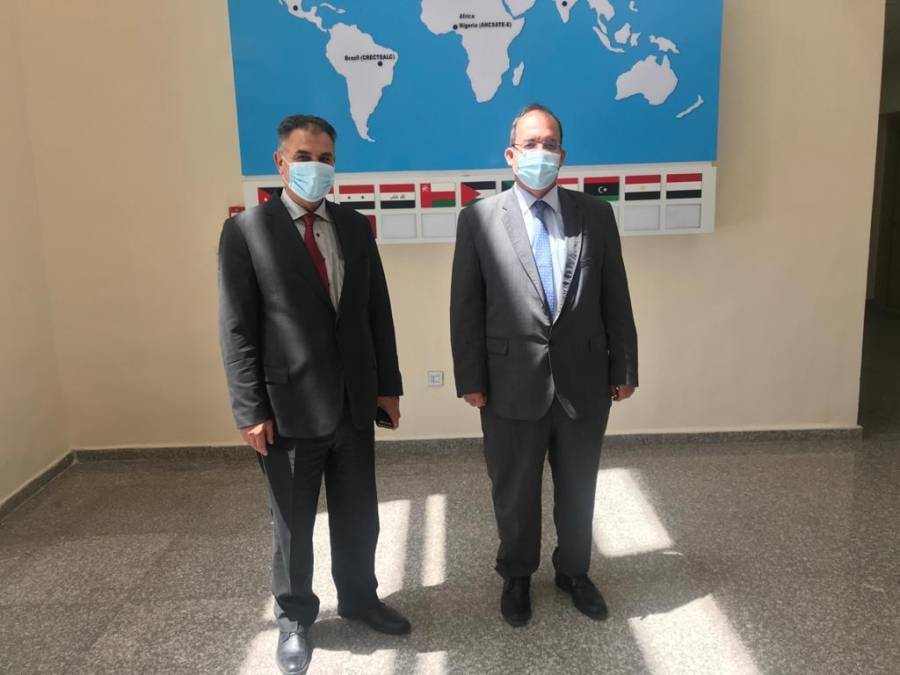 رئيس جامعة البلقاء التطبيقية يزور المركز الاقليمي لتدريس علوم وتكنولوجيا الفضاء لغرب آسيا