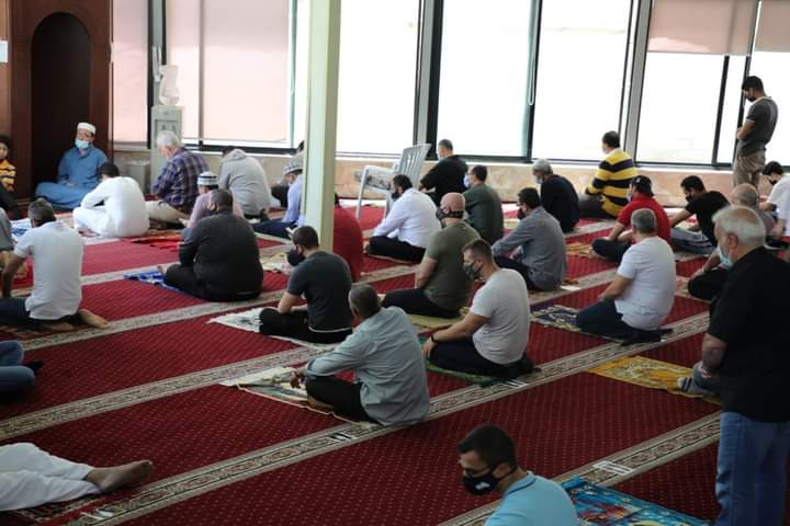 الأمن العام يفاخر بمصلي الجمعة - صور