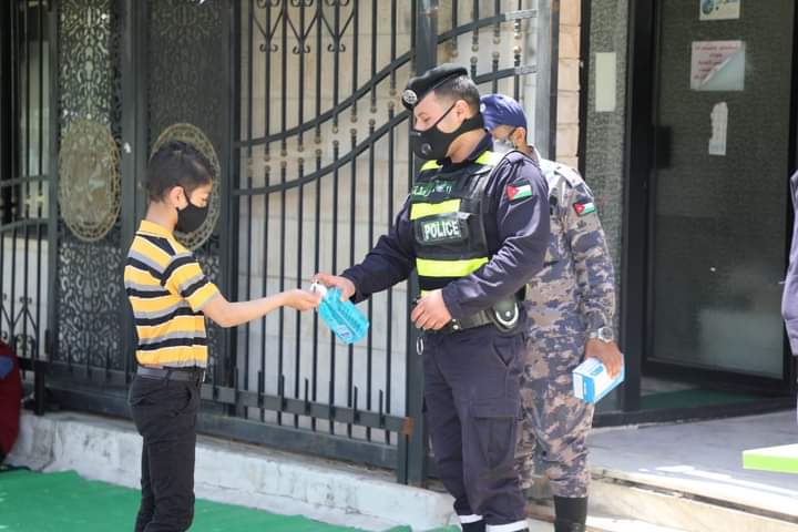 الأمن العام يفاخر بمصلي الجمعة - صور