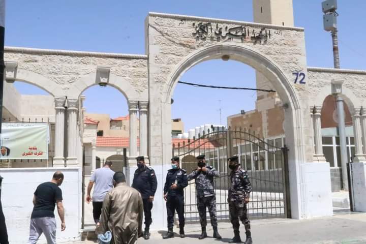 الأمن العام يفاخر بمصلي الجمعة - صور