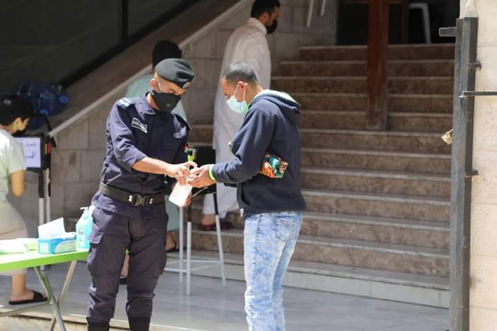 الأمن العام يفاخر بمصلي الجمعة - صور