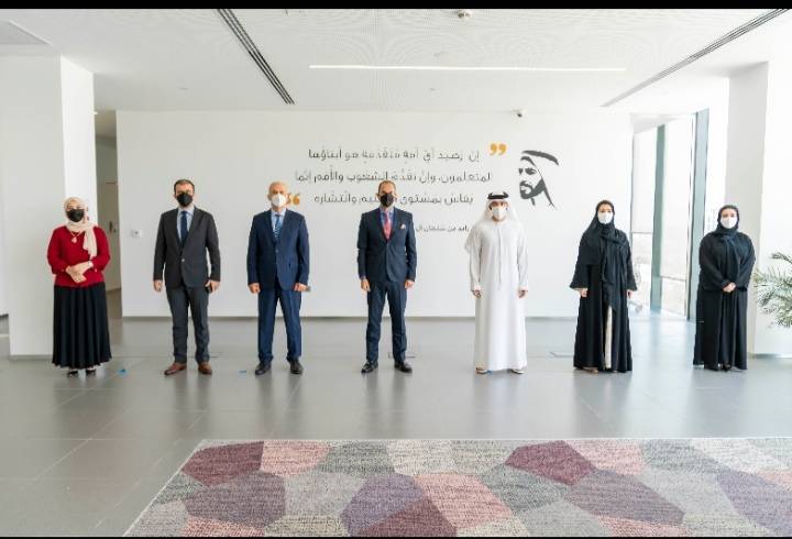 مذكرة تفاھم بین جامعة عجمان وشؤون مواطني عجمان لتقدیم المنح الدراسیة للطلبة  المواطنین وتبادل الخبرات والمعلومات