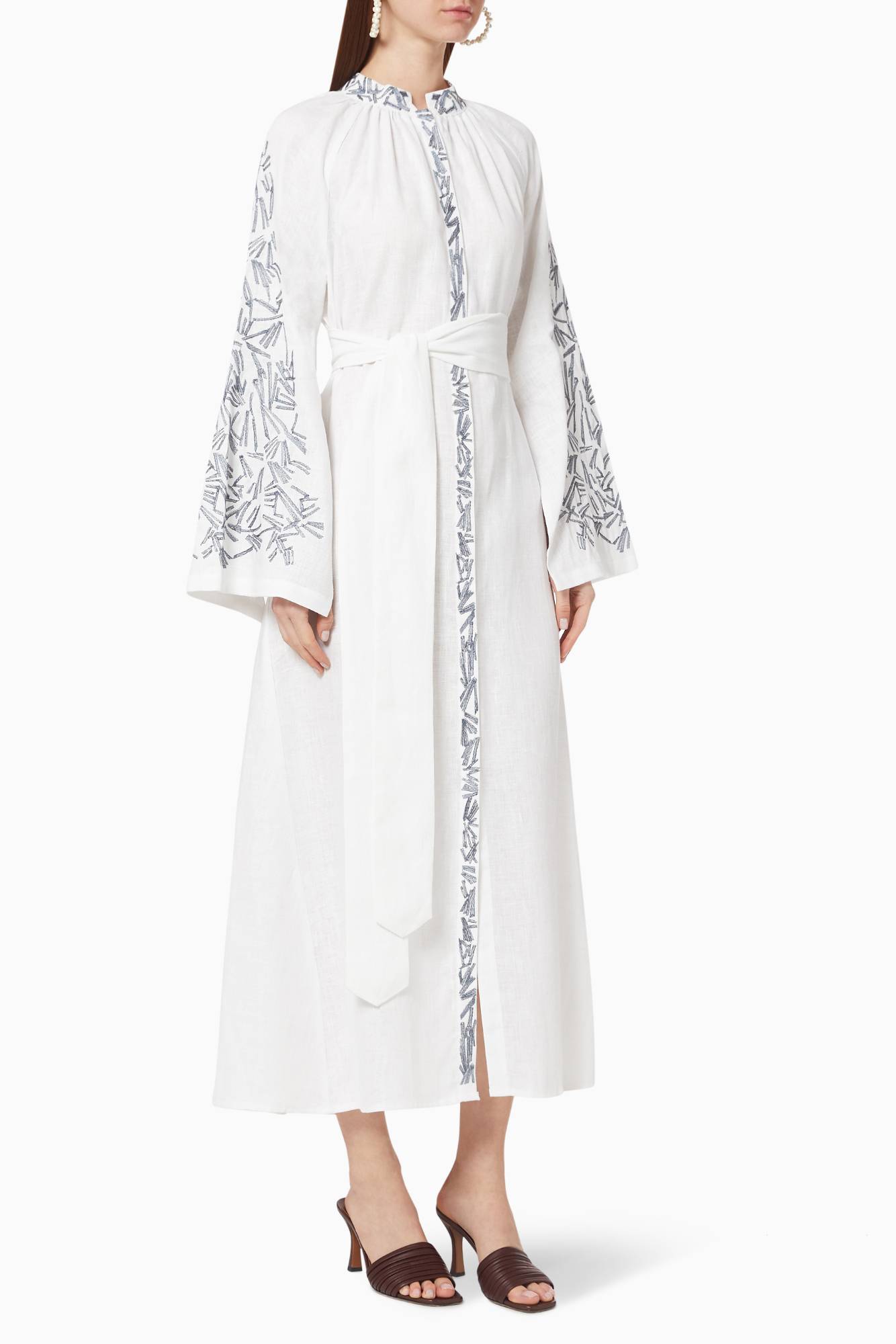    أزياء الكتان هي الصديق المفضّل لعشاق الموضة على مر الزمان