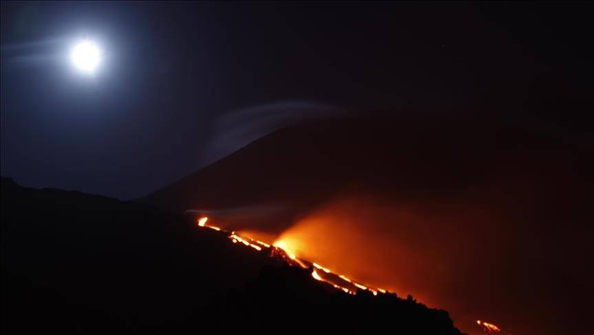 اليابان : ثوران بركان ساكوراجيما .. وتحذيرات من حممه