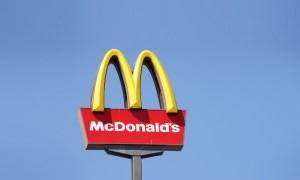 ماكدونالدز الأردن توزع وجبات الإفطار دعماً لجهود احتواء كوفيد 19بالتعاون مع الهيئة الخيرية الملكية