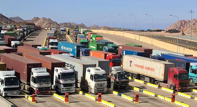 أبو عاقولة يطالب الحكومة بتسهيل تجديد الشاحنات ومركبات الشحن