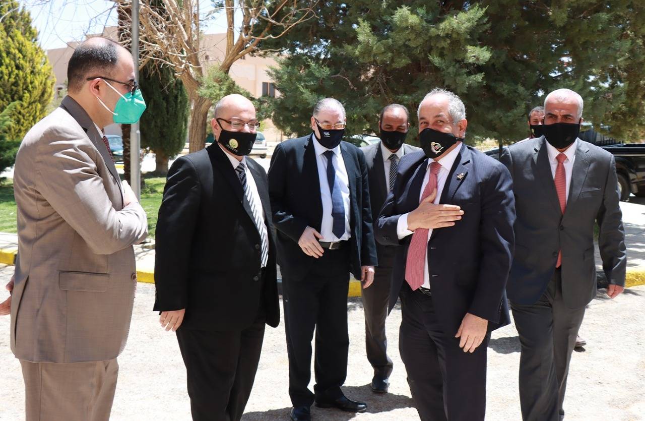 وزير الثقافة يزور جامعة الحسين بن طلال 