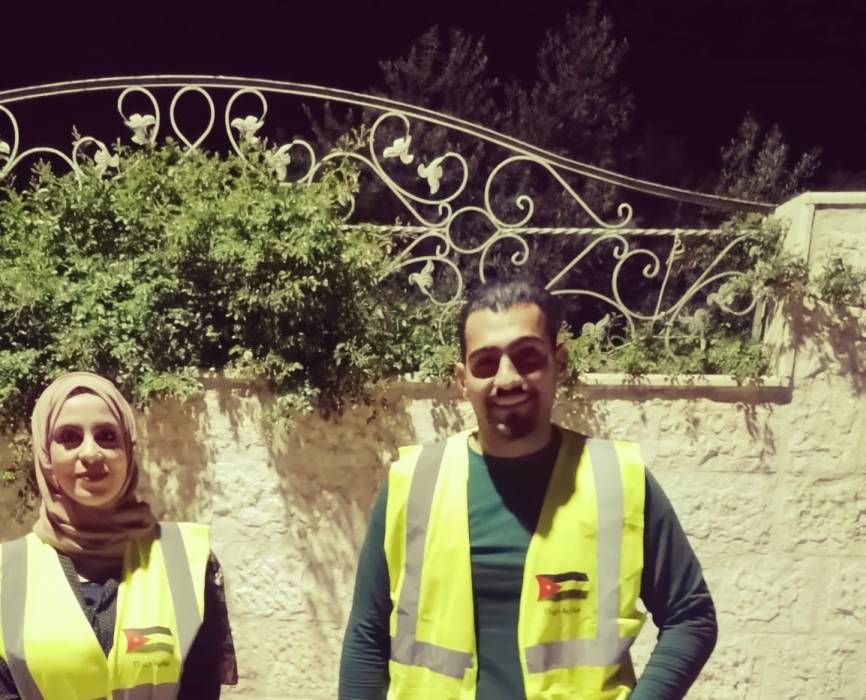 الدكتورة حنين عبيدات والشاب مروان العايدي ومجموعة من شباب لواء بني كنانة يطلقون مبادرة (خير 21)