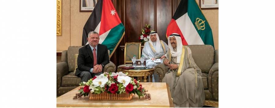 الملك يتسلم رسالة من أمير قطر ويؤكد متانة العلاقات بين البلدين والشعبين