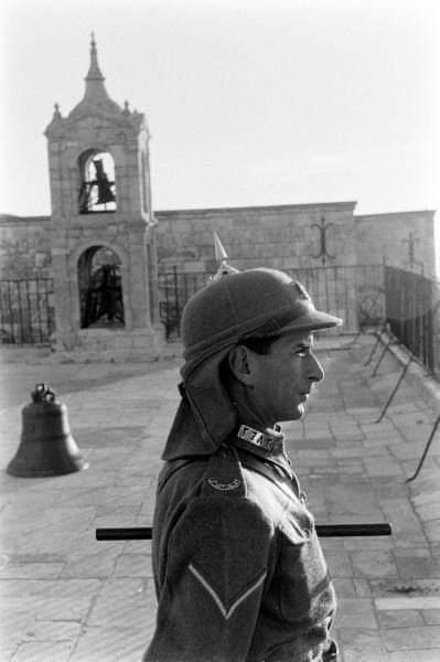 صور من خمسينيات القرن الماضي تظهر عمل قوات الشرطة والدرك الأردنية، في توفير الأمن والنظام في القدس وبيت لحم