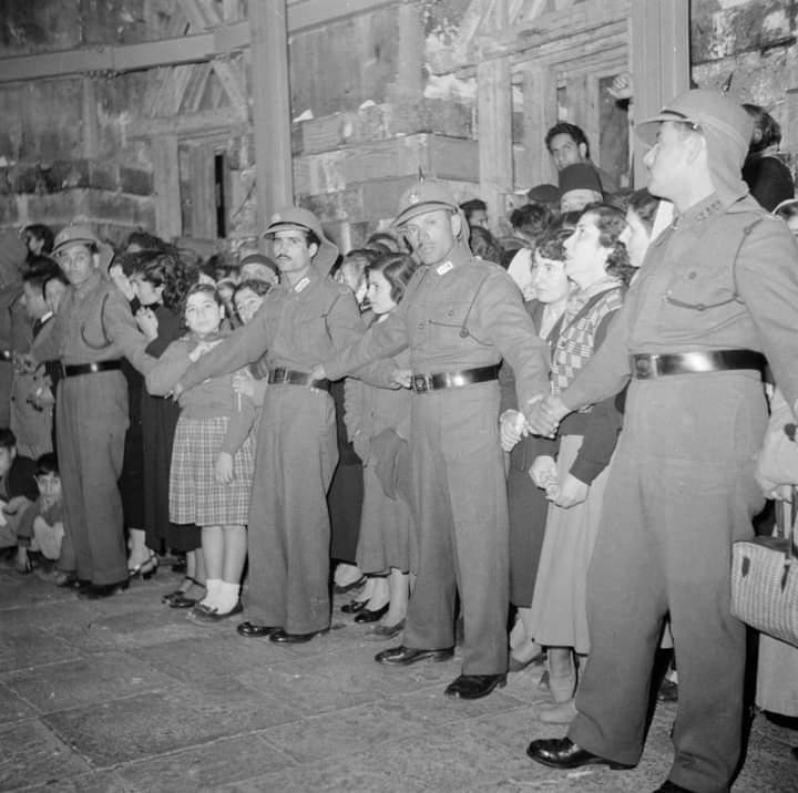 صور من خمسينيات القرن الماضي تظهر عمل قوات الشرطة والدرك الأردنية، في توفير الأمن والنظام في القدس وبيت لحم