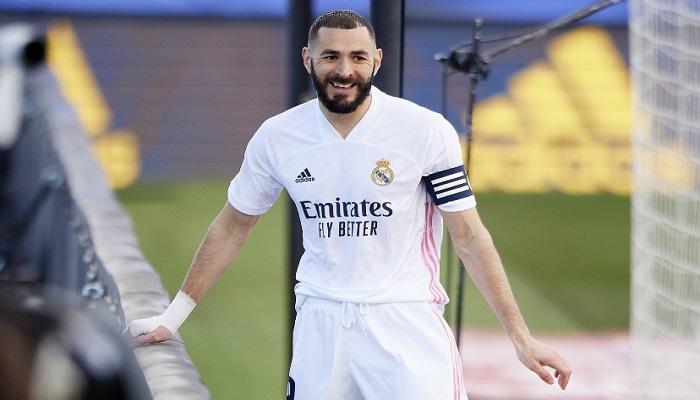 لوكاكو : أفضل مهاجم في العالم هو لاعب ريال مدريد كريم بنزيما .. ولا توجد مقارنة