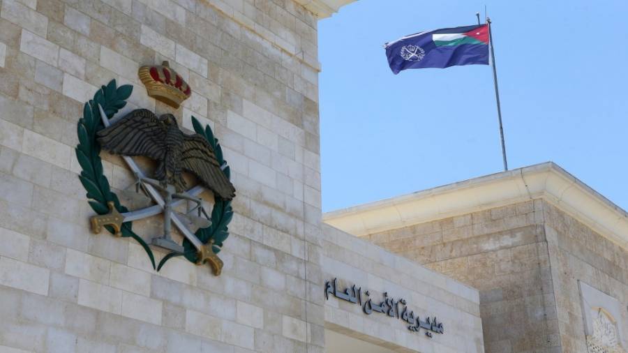 إلقاء القبض على شخص سرق 13 الف دينار من داخل احدى الشركات في محافظة الكرك