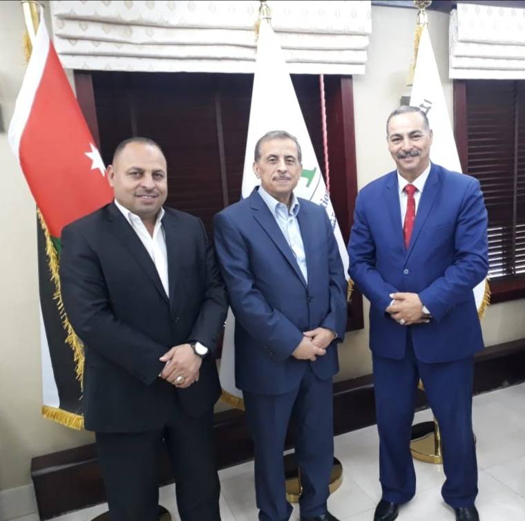 مدير مدينة الملك عبدالله الثاني الرياضية المهندس أحمد المهيرات يحتفل بالمولودة الجديدة تاج