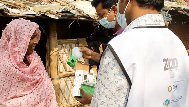 مبادرة ما بعد 2020 تساھم في توفیر مصابیح شمسیة لمخیم لاجئین في بنغلادیش یعد الأكبر في العالم