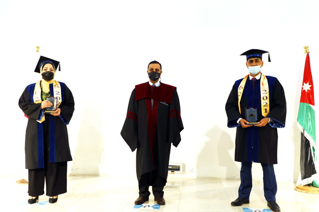 تهنئة لسماهر خليل بمناسبة حصولها على الماجستير في القانون من جامعة الإسراء 