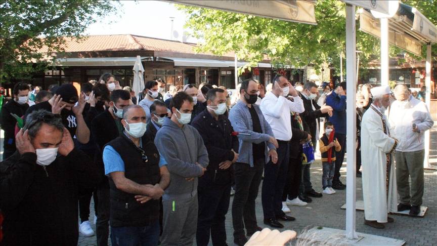 تركيا : وقفات احتجاجية وإقامة صلاة الغائب على أرواح الشهداء ضحايا العدوان الصهيوني