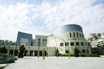 “الأمانة” تغلق 4 منشآت مخالفه