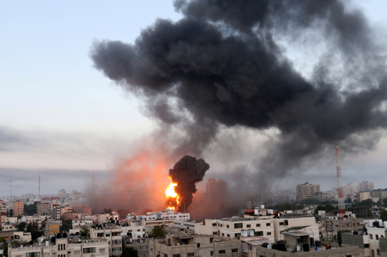 طائرات الاحتلال تشن سلسلة غارات عنيفة على قطاع غزة