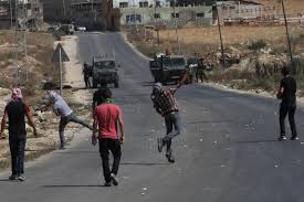 إصابة إثنين من جنود الاحتلال في اشتباك مسلح قرب بيت إيل شمال البيرة بالضفة الغربية 