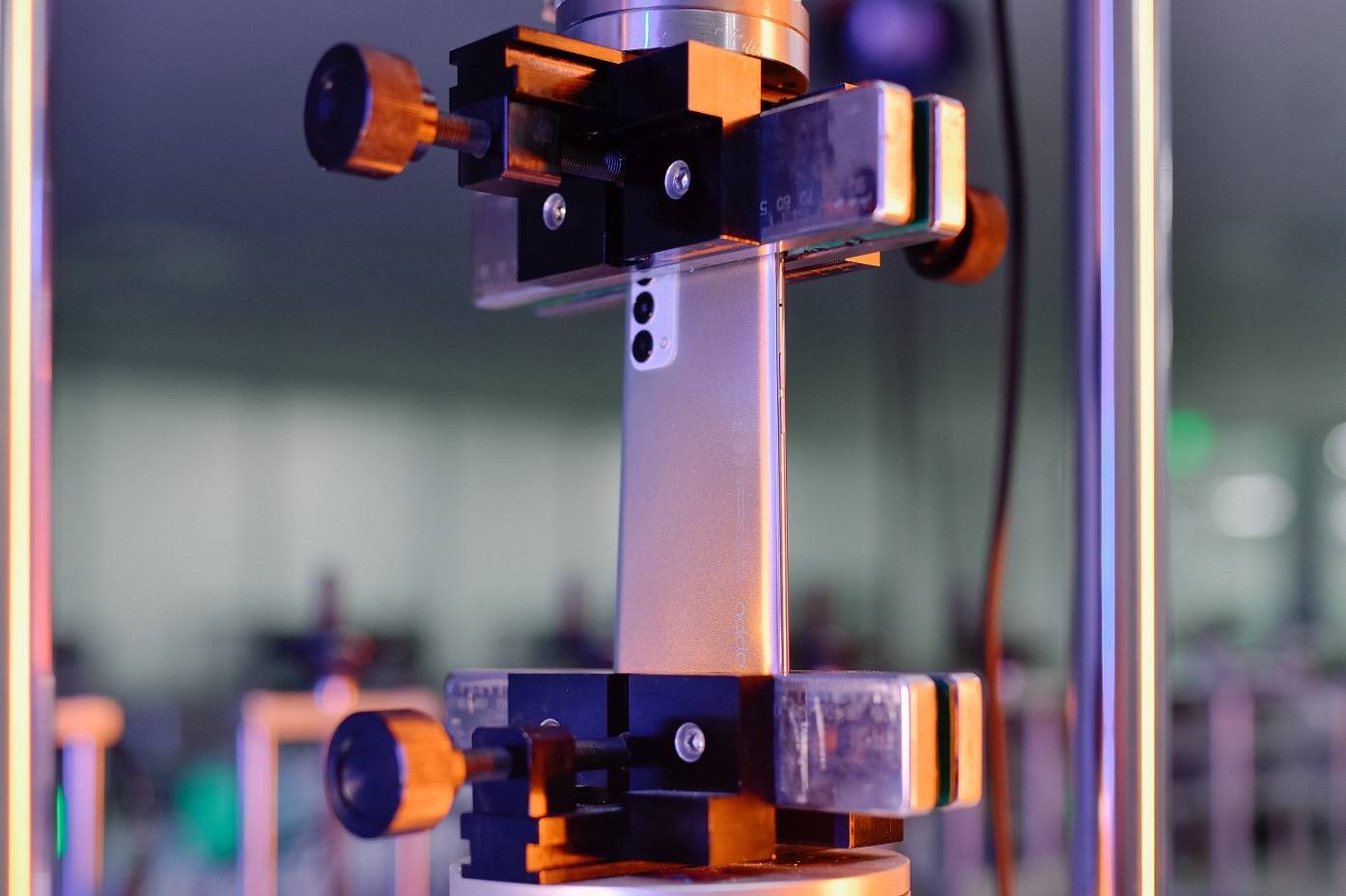 هواتف أوبو الذكية تخضع لأكثر من 150 اختباراً هندسياً و1.1 مليون إجراء جودة في خطوط الإنتاج  