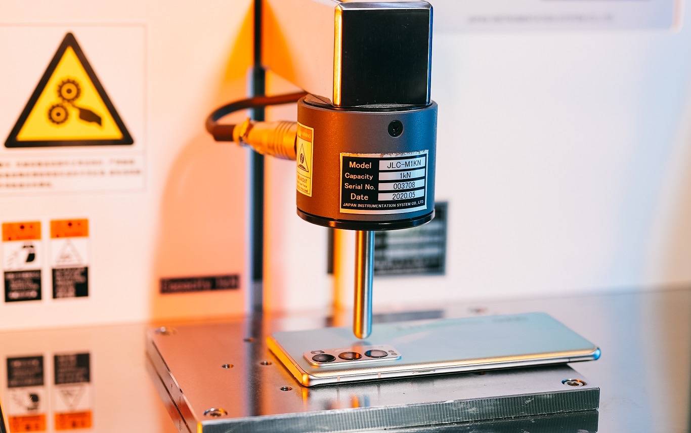 هواتف أوبو الذكية تخضع لأكثر من 150 اختباراً هندسياً و1.1 مليون إجراء جودة في خطوط الإنتاج  