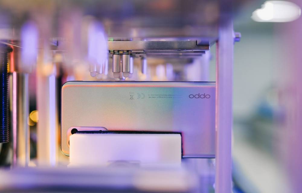 هواتف أوبو الذكية تخضع لأكثر من 150 اختباراً هندسياً و1.1 مليون إجراء جودة في خطوط الإنتاج  