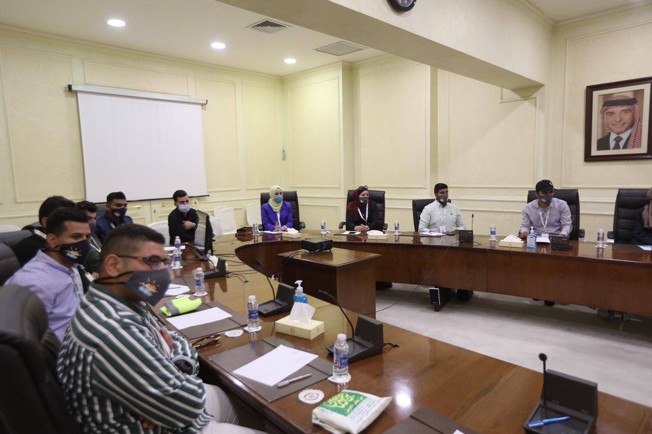 وزير الشباب يلتقي ضباط ارتباط مبادرة شباب إلك وفيد