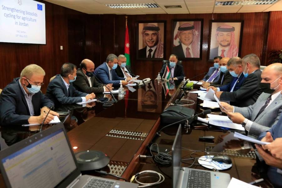 اجتماع وزاري في وزارة المياه والري لبحث تعديل تشريعات استخدام المادة الحيوية  الصلبة ( الحمأة)