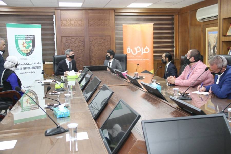 البلقاء التطبيقية تبرم مذكرة تفاهم مع موقع فرصة (المظلة القانونية لشركة قادة الغد لتنمية المهارات)