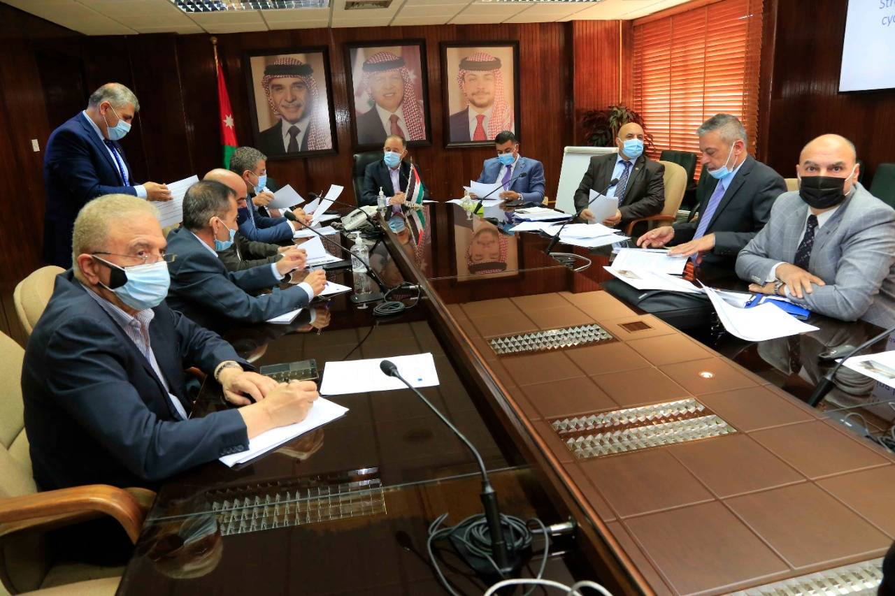 اجتماع وزاري في وزارة المياه والري لبحث تعديل تشريعات استخدام المادة الحيوية  الصلبة ( الحمأة)