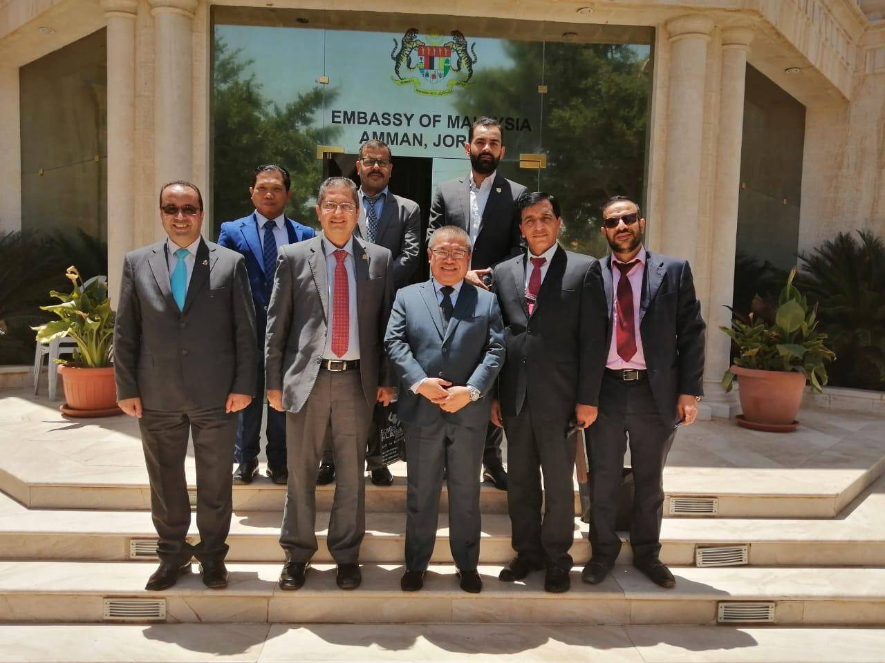  وفد من جمعية خريجي الجامعات الماليزية في الأردن يلتقي السفير الماليزي في عمان 