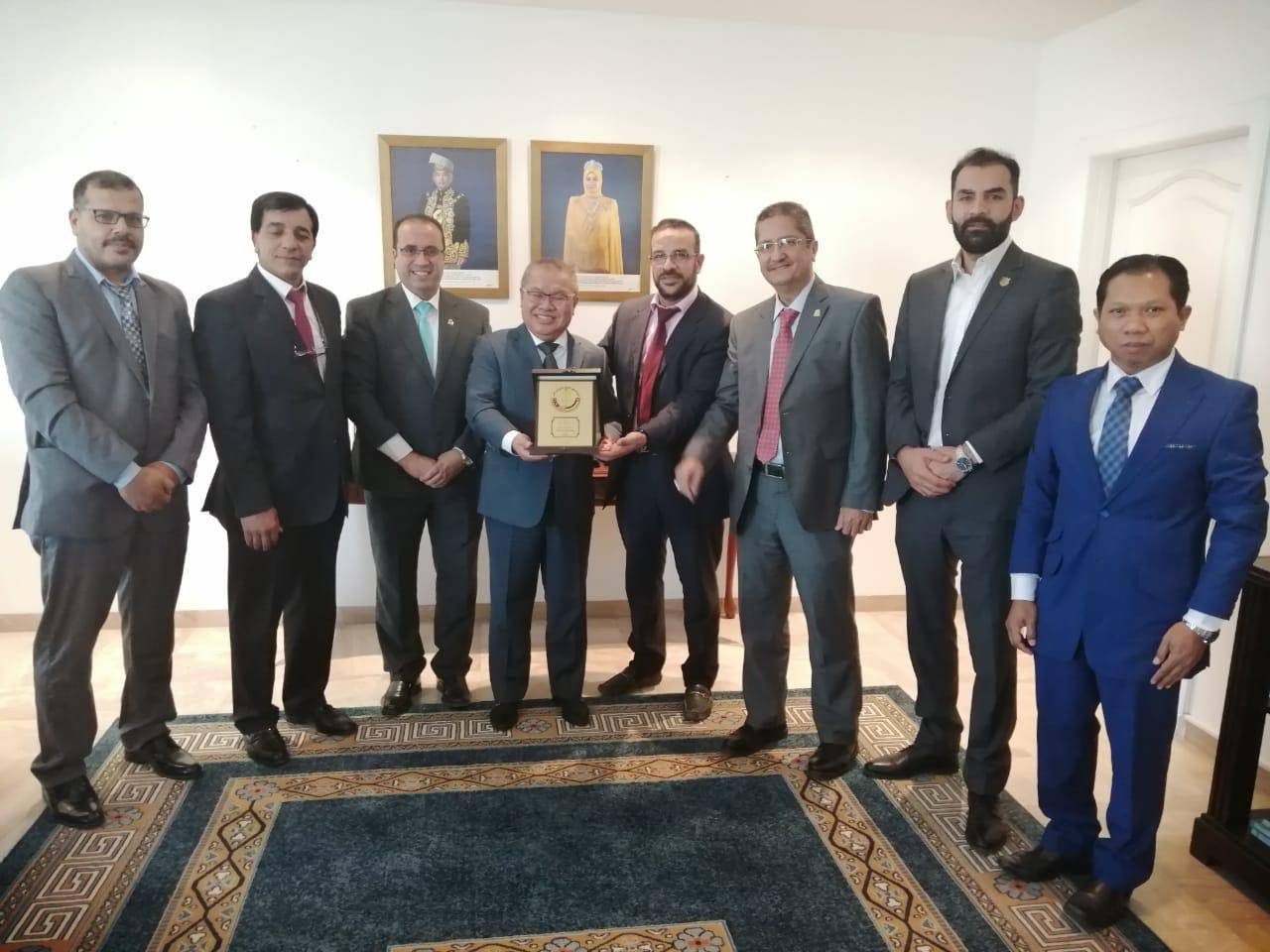  وفد من جمعية خريجي الجامعات الماليزية في الأردن يلتقي السفير الماليزي في عمان 