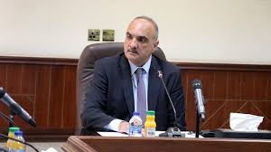 الخصاونة يعقد اجتماعاً طارئاً في وزارة الداخليّة للوقوف على تداعيات انقطاع التيّار الكهربائي