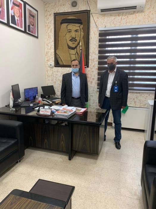 محافظ مأدبا يتفقد المستشفيات الحكومية والخاصة بسبب انقطاع الكهرباء في مأدبا