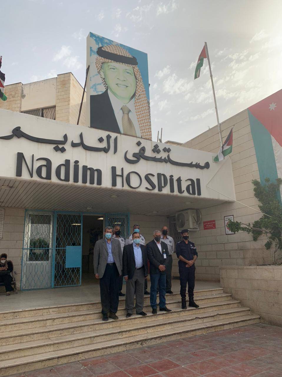 محافظ مأدبا يتفقد المستشفيات الحكومية والخاصة بسبب انقطاع الكهرباء في مأدبا