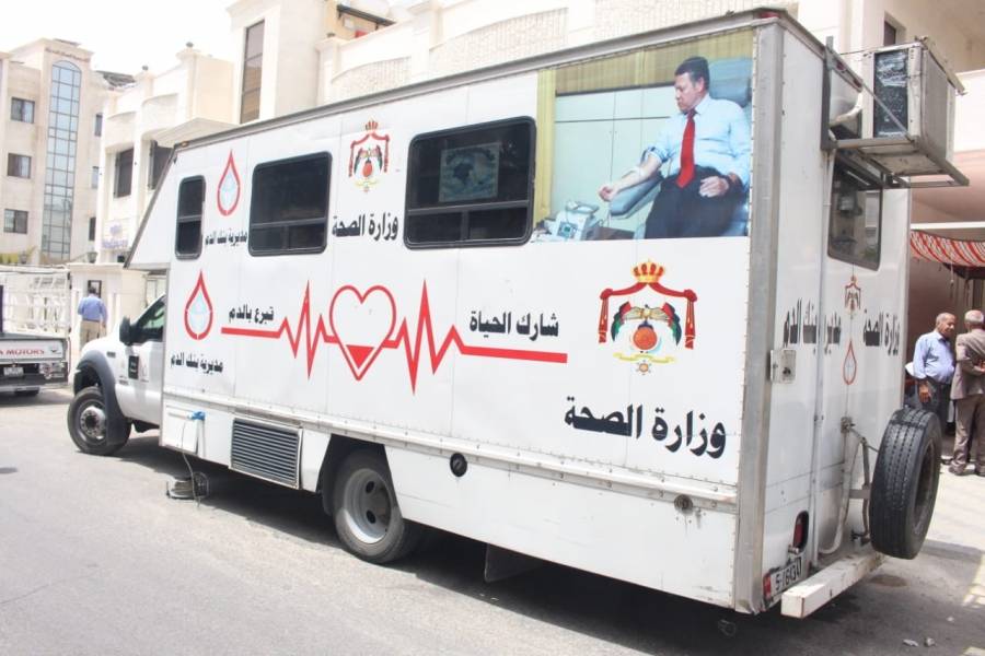 ” فزعة وطن ” تنظم حملة للتبرع بالدم لأهالي غزة – صور