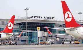 إسطنبول..مهاجر فلسطيني يختبئ داخل شحنة إطارات طائرات بمطار “أتاتورك