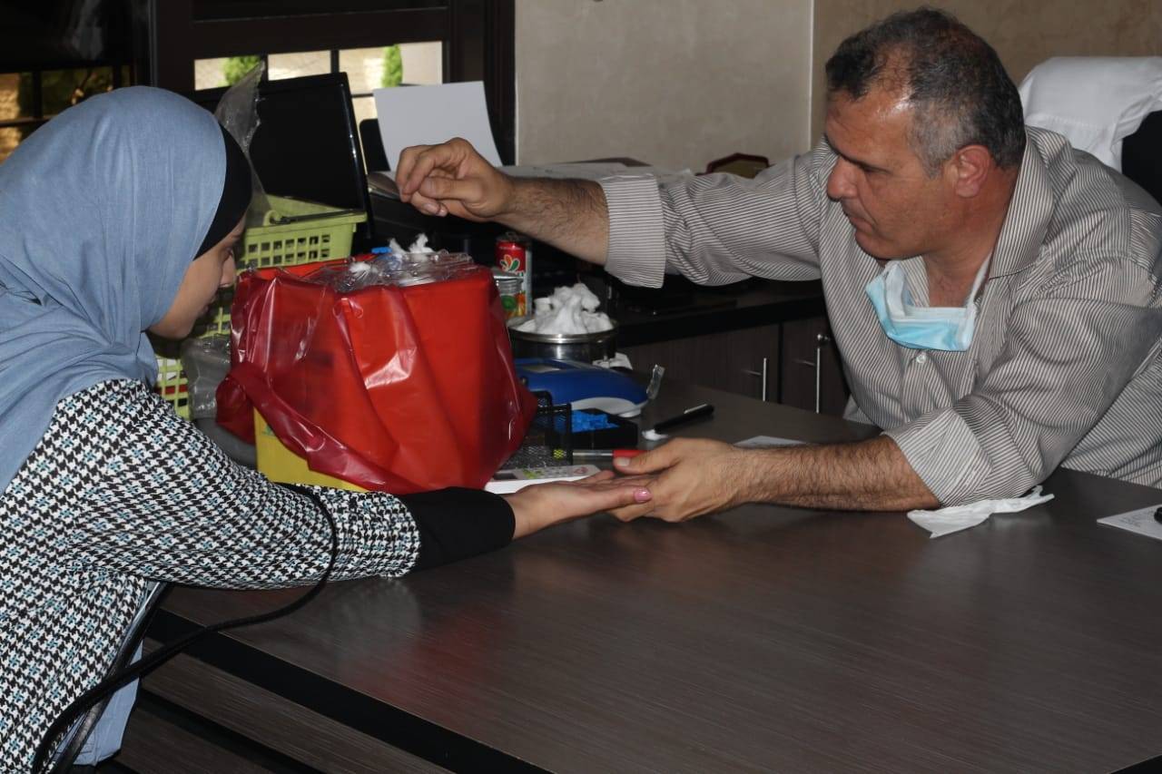  ” فزعة وطن ” تنظم حملة للتبرع بالدم لأهالي غزة – صور