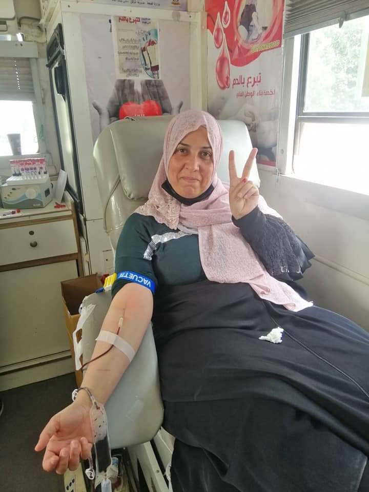  ” فزعة وطن ” تنظم حملة للتبرع بالدم لأهالي غزة – صور